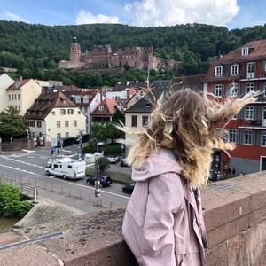 Meet your Posher, Ella